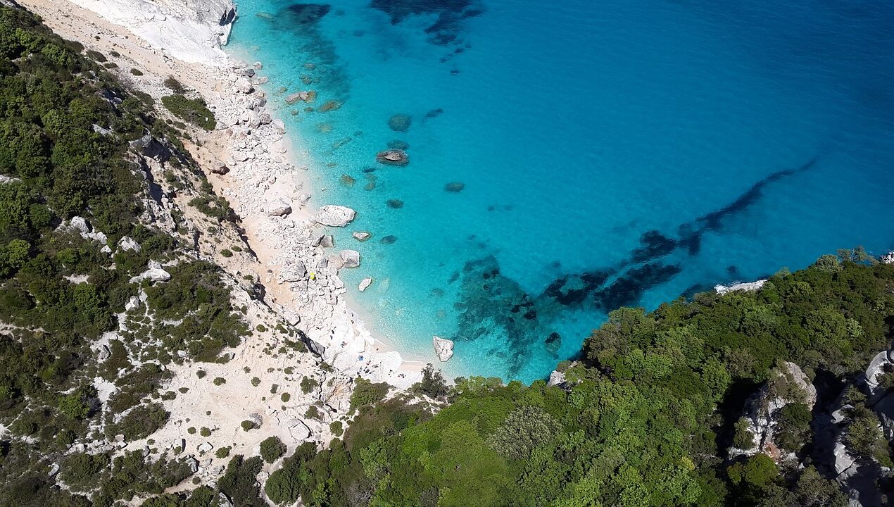 Why do Mediterraneans live longer and where is it best to live